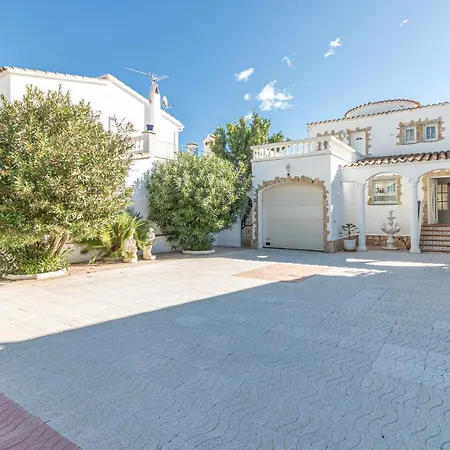Villa Apart-rent Cap Ras 0037 *